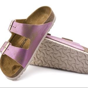 Birkenstock Arizona in Washed Metallic Pink
